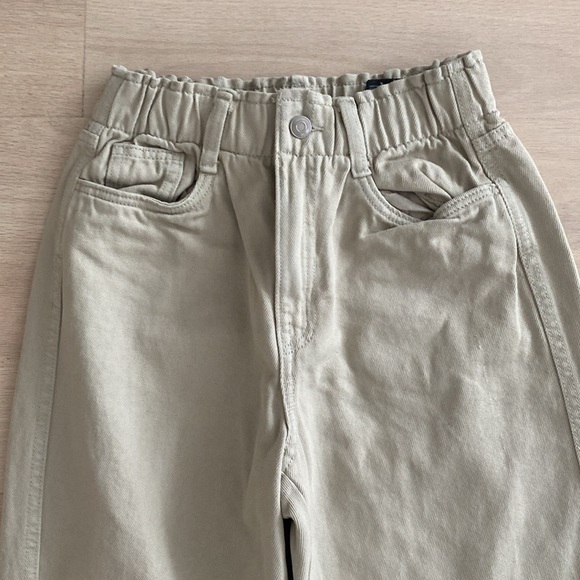 H&M Size 2 - Elastic Waist Cargo Pants - Picture 2 of 8